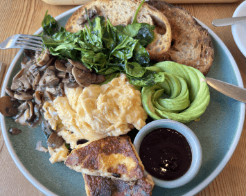 Mediterranean diet breakfast